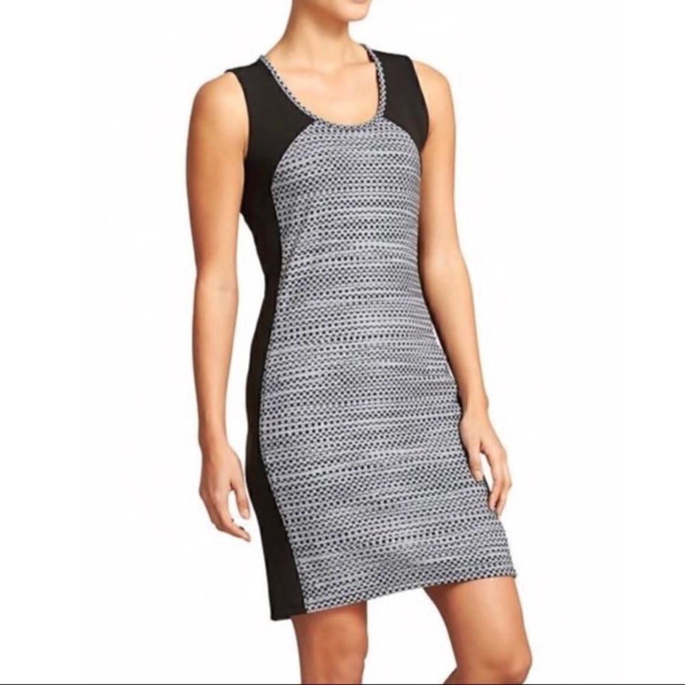 ATHLETA BLACK AND GREY DOT FUSE BLOCK DRESS